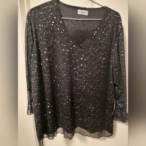 Woman's top - Picture 1 of 6